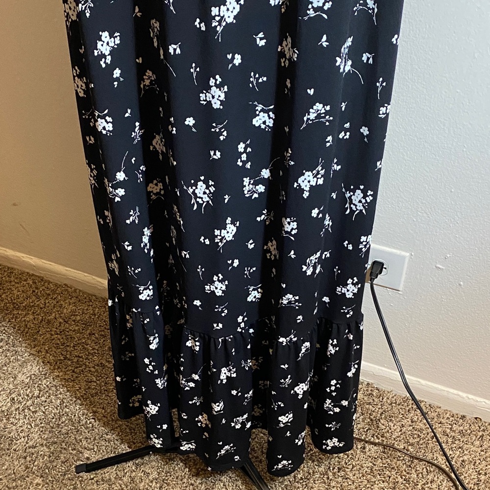 Gilli Navy Floral Maxi Dress - Picture 5 of 7